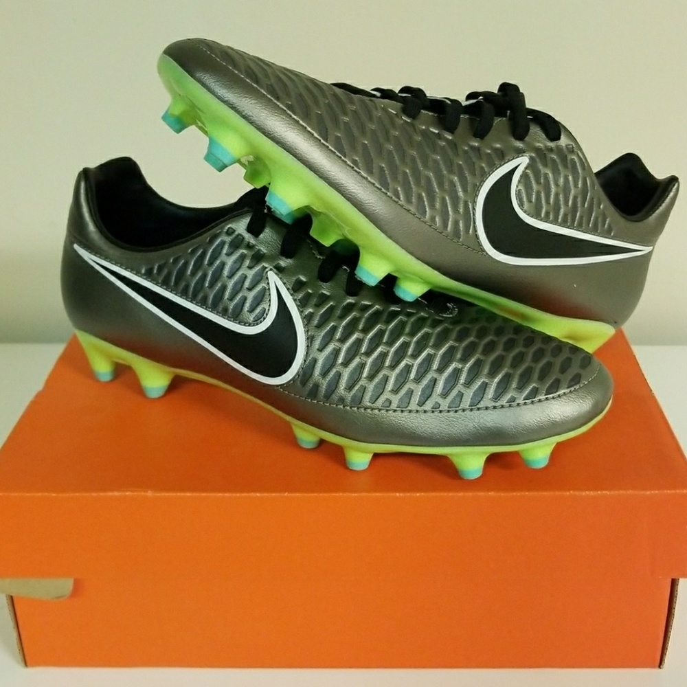 NIKE HyperVenom Phelon FG Soccer Cleats